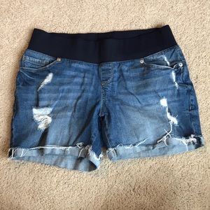 Maternity shorts